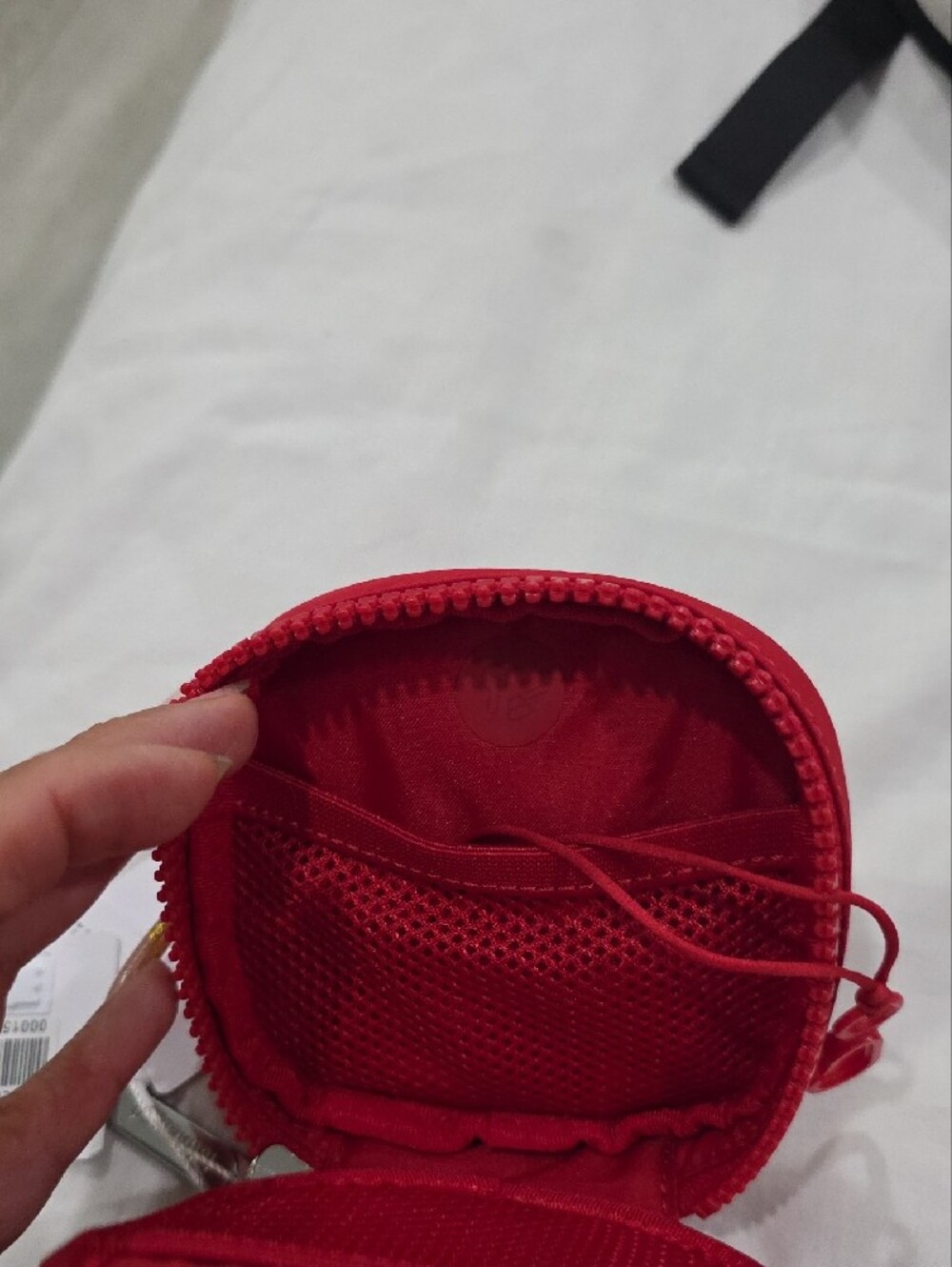 lululemon athletica Red Quilted Zip Pouch - Picture 4 of 6
